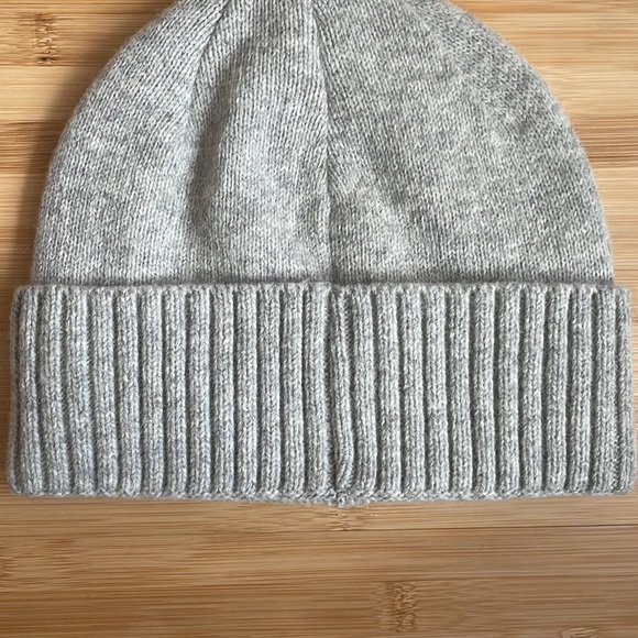 Brand New Patagonia Brodeo Beanie Recycled Wool Drifter Grey Logo Hat Ski Hike - Picture 5 of 15